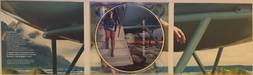 Ludivine Issambourg - Outlaws - Inside