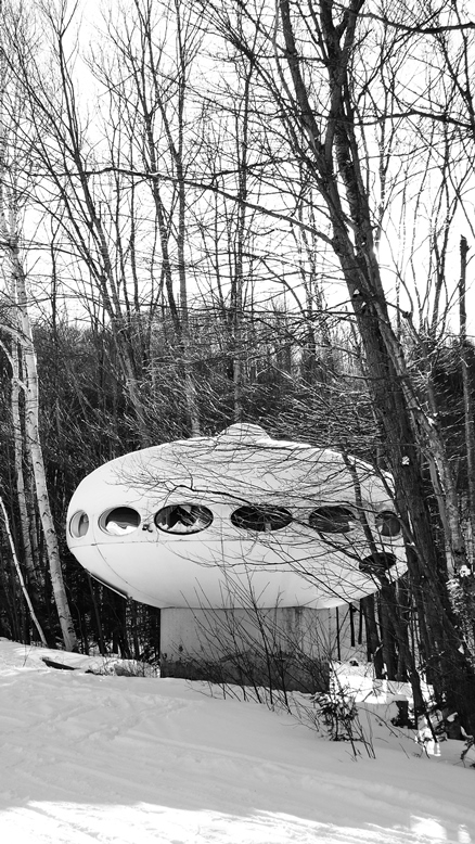 Futuro - Mont Blanc, Quebec, Canada - Biensur atelier - 010509 - 1