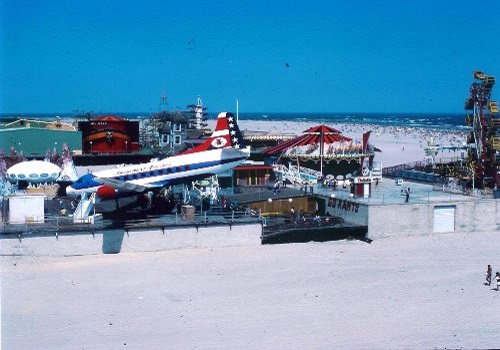 Greenwich Futuro On Morey's Pier - fredmahana.com - 1