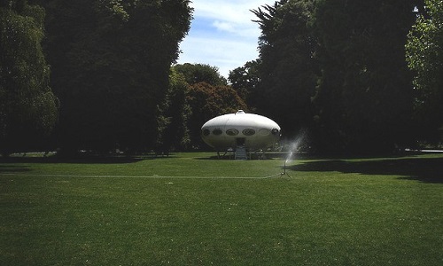 Futuro, Christchurch Botanic Garden - ShiraleesS - 012407