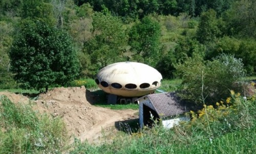 Futuro, Rockland - Len Peltier - Date Unknown