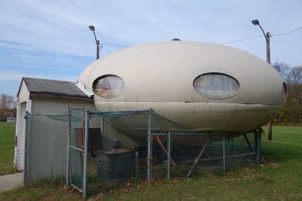 Futuro, Willingboro, NJ, USA - Alasdair King - 110814 - 1