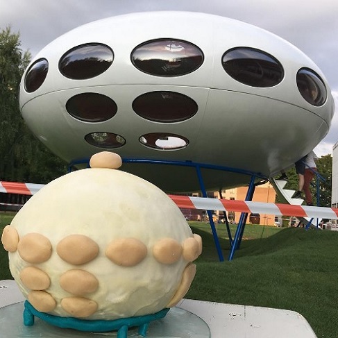 Munich Futuro - Instagram Photo - dieneuesammlung - 2