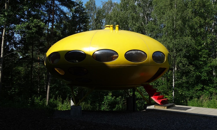 Futuro House Espoo/Weegee - TheFuturoHouse.com - 070814