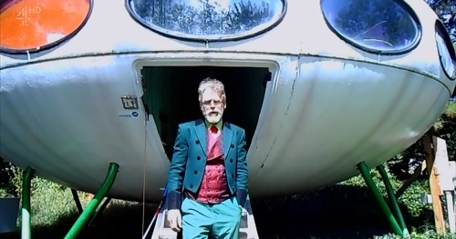 Futuro, Houston, DE, USA - World's Weirdest Homes TV Show - Screenshot 3